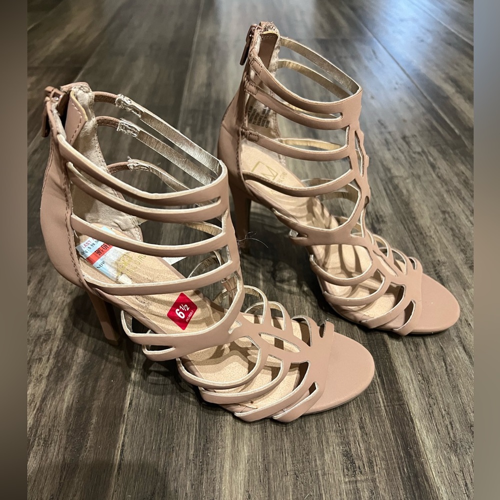 New with tag ladies summer strappy heeled sandals 6.5 - Picture 2 of 4